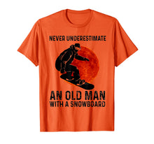 Ladda upp bild till gallerivisning, Never Underestimate An Old Man With A Snowboard T-Shirt-1444205