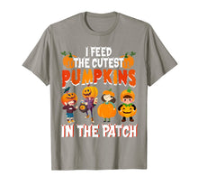 Ladda upp bild till gallerivisning, I Feed The Cutest Pumpkins In The Patch Lunch Lady Halloween T-Shirt 344535