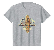 Ladda upp bild till gallerivisning, Santa Cruz, Surfer Surfboard Vintage Tshirt