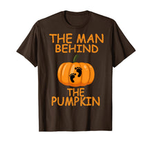 Ladda upp bild till gallerivisning, Mens Funny Halloween Pregnancy, The Man Behind The Pumpkin T-Shirt 346075
