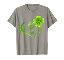 Ladda upp bild till gallerivisning, Green Celtic Cross Heart Shamrock St Patrick&#39;s Day Gifts T-Shirt-563685
